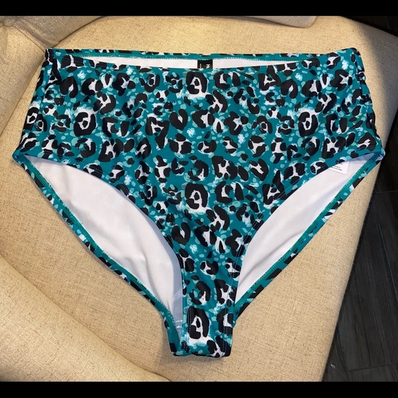 Hurley green animal print bikini set - Picture 11 of 16